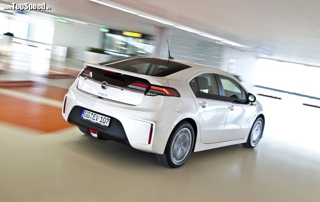Opel Ampera s predĺženým dojazdom bude určite patriť k vyťaženým autám.