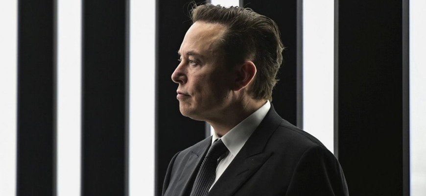 Musk vyrazil svoju pravú ruku: Prečo v Tesle padajú hlavy a predaje?