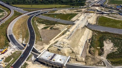 KONEČNE - ÚPLNÉ PRESMEROVANIE KAMIÓNOV MIMO BRATISLAVY. KRIŽOVATKA D1D4 MÁ ĎALŠIU VETVU