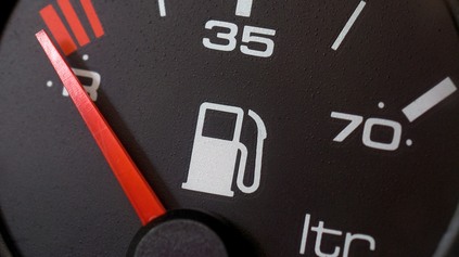KOĽKO KM NA LITER BENÍZNU DOKÁŽU PREJSŤ SLOVÁCI? EXPERIMENTÁLNE OZAJ VEĽA