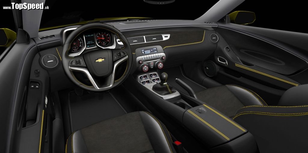 Interiér chrumkavého Chevrolet Camaro Transformers Special Edition