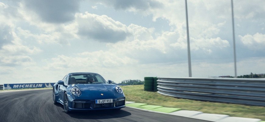 Porsche 911 Turbo prišlo na trh pred 45 rokmi, dnes je len o niečo 