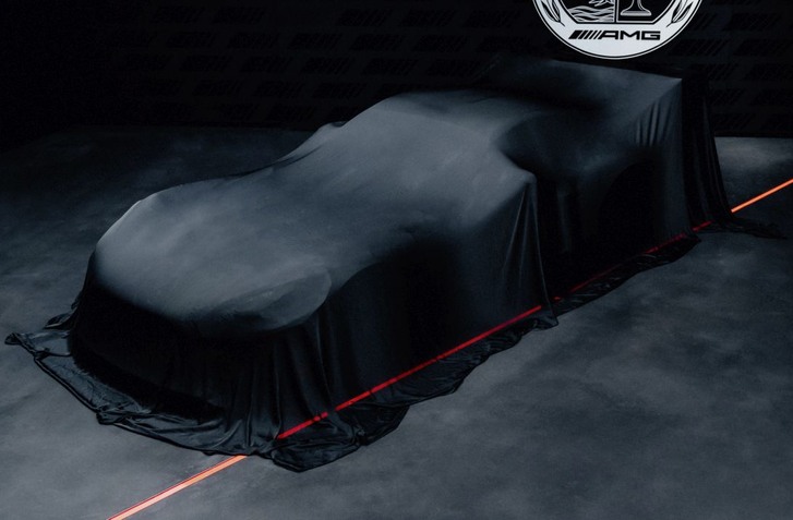 NOVÝ MERCEDES-AMG GT TRACK SPORT JE PROJEKT S MOTOROM V8 NAMIERENÝ PROTI PORSCHE 911 GT3 RS