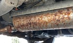 Životnosť hliníkových a nerezových autodielov: Naozaj prežijú zvyšok auta?