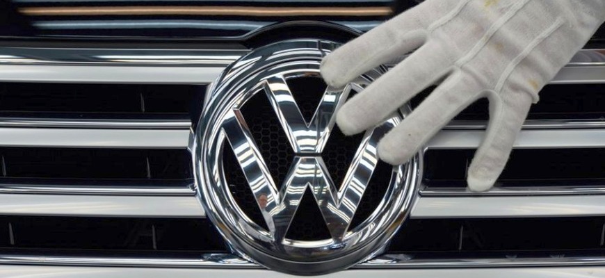VW je najzadlženejšia firma na svete, Daimler a Toyota veľmi podobne