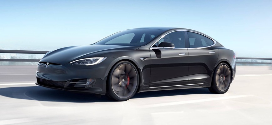 Tesla Model S sa vraj po novom update vyrovná Porsche Taycan Turbo S
