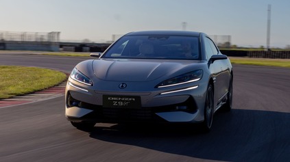 Raketové tempo premiér: čínske automobilky sa zbláznili, za 5 mesiacov 542 noviniek!