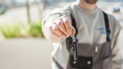 ZMIZNUTIE AUTA V ZAHRANIČÍ? NEPANIKÁRTE A POSTUPUJTE TAKTO!