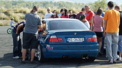 FOTO ZO ZÁKULISIA FINÁLE KING OF DRIFT SLOVAKIA V PIEŠŤANOCH