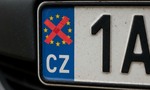 Prelepený znak EÚ na ŠPZ? Dostal sa až na súd a ten rozhodol!