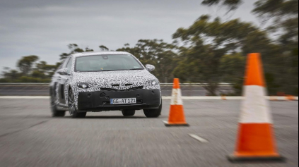 Nový Opel Insignia má za sebou tvrdú skúšku na Nordschleife