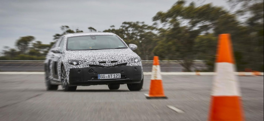 Nový Opel Insignia má za sebou tvrdú skúšku na Nordschleife