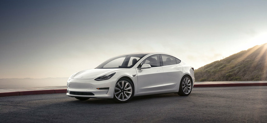 Tesla predáva autá so starými batériami. Oplatí sa vôbec kupovať taký elektromobil?