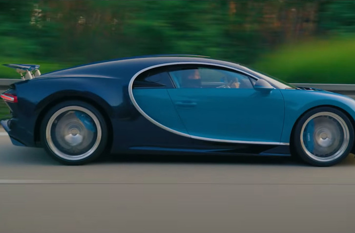 BUGATTI CHIRON ČESKÉHO MILIARDÁRA SA NA AUTOBAHNE PRIBLÍŽILO K MAXIMÁLKE, VIDEO OBLETELO SVET