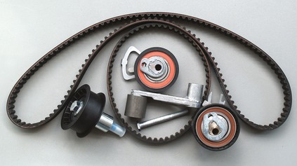 JE V MOTORE LEPŠÍ REMEŇ ALEBO REŤAZ?