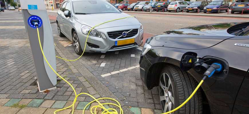 Skutočné emisie elektroáut ovplyvňuje špinavšia výroba. Po koľkých km porazia diesel?