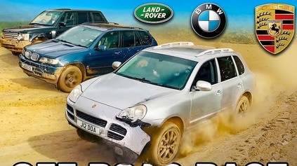 Staré Porsche Cayenne, BMW X5 a Range Rover si to rozdali v bahnitom off-roadovom súboji