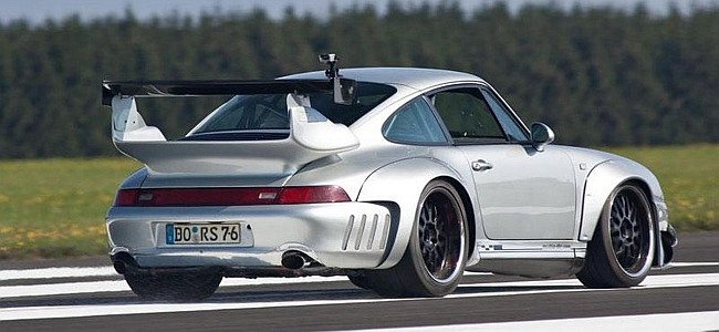 Starej klasike Porsche 993 GT2 tuner priostril zúbky