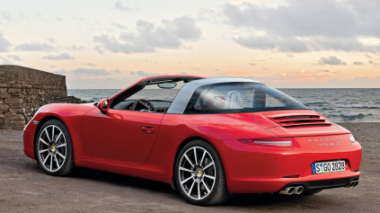 PORSCHE 911 TARGA SA ZREJME VRÁTI KU KOREŇOM