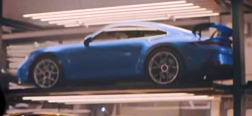 Porsche vo videu poodhalilo novú 911 GT3 992