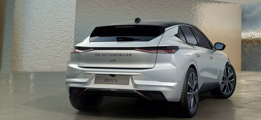 DS N°4 sa už predáva na Slovensku. Prvýkrát aj s elektrickým pohonom