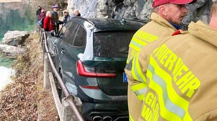 77-ROČNÝ VODIČ SLEPO DÔVEROVAL NAVIGAČNÉMU SYSTÉMU, TAKTO PONIČIL SVOJU ALPINU B3 TOURING