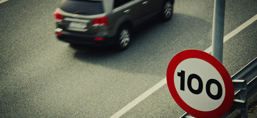 Najvyššia rýchlosť na diaľnici do 100 km/h? Vedci odhalili ekologickú lož!