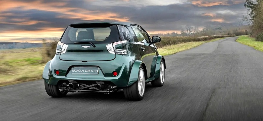 Tento osemvalcový Aston Martin poznáte? Jediný stroj svojho druhu na svete teraz môže byť váš!