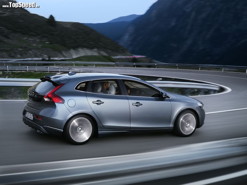 Nové Volvo V40