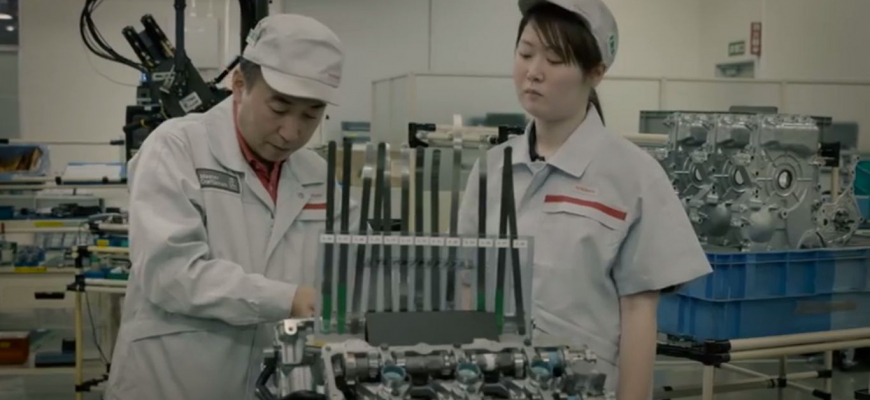 Prečo skladajú motory pre Nissan GT-R ručne?