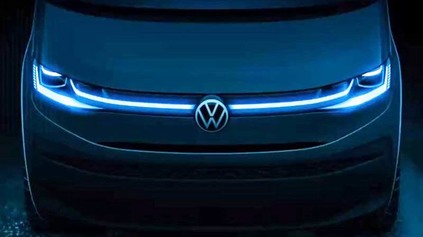 VW ZAČÍNA UKAZOVAŤ MULTIVAN T7. PRIAZNIVCOV PREKVAPÍ PLATFORMOU ZNÁMOU Z GOLFA