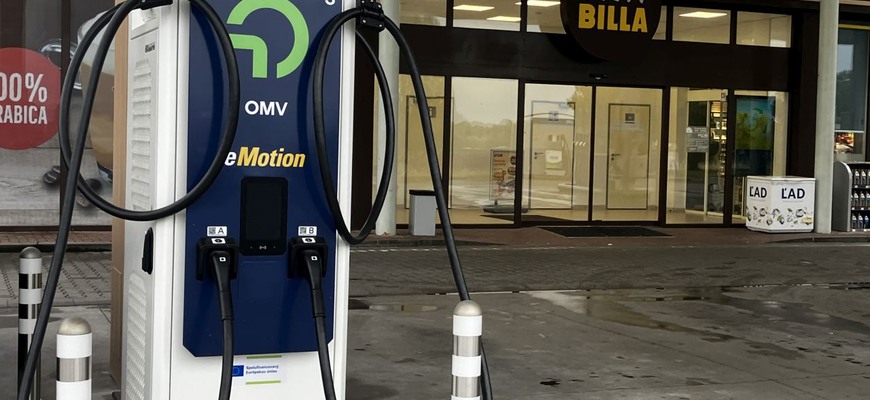 Sieť rýchleho nabíjania OMV prepája Slovensko. V roku 2026 pribudnú ďalšie body