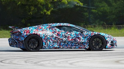 Máme prvé fotky nástupcu Bugatti Chiron, ktorý vráti na scénu zrejme atmosférický motor V16!