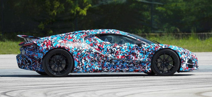 Máme prvé fotky nástupcu Bugatti Chiron, ktorý vráti na scénu zrejme atmosférický motor V16!