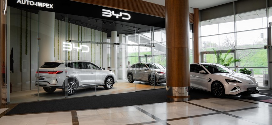 Čínsky BYD vstupuje na Slovensko: showroom v bratislavskom Auparku je otvorený