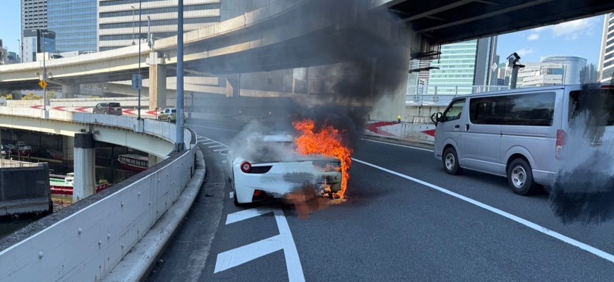 Túžil po ňom roky, šetril. Ferrari Spider zhorelo majiteľovi pri prvej jazde!