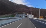 Zatvárajú tunel Višňové a kolóny sa vracajú pod Strečno. Koľko to potrvá a prečo?