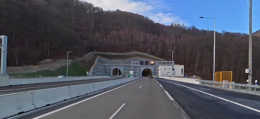 Zatvárajú tunel Višňové a kolóny sa vracajú pod Strečno. Koľko to potrvá a prečo?