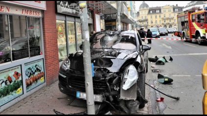 NESKUTOČNÁ NEHODA PORSCHE CAYENNE. AKO JE TOTO MOŽNÉ?