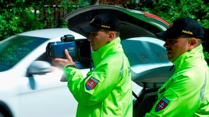 ALKOHOL ZA VOLANTOM A RASTÚCI POČET NEHÔD VYHNAL POLICAJTOV NA CESTY