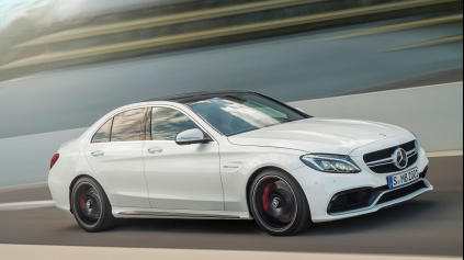 MERCEDES C63 AMG PONÚKAJÚ V DVOCH VERZIÁCH SO 467 A 510 KOŇMI