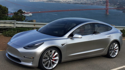 Tesla Model 3 vnútri - nevidno výduchy, ovládače, vlastne skoro nič...