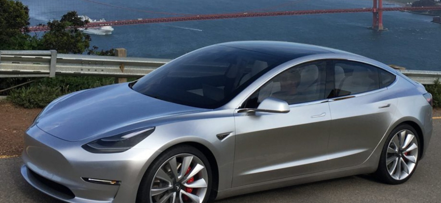 Tesla Model 3 vnútri - nevidno výduchy, ovládače, vlastne skoro nič...