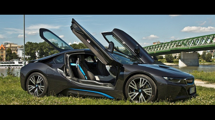 Ako funguje BMW i8 športový plug-in hybrid? Predstavuje Noro MIKULEC