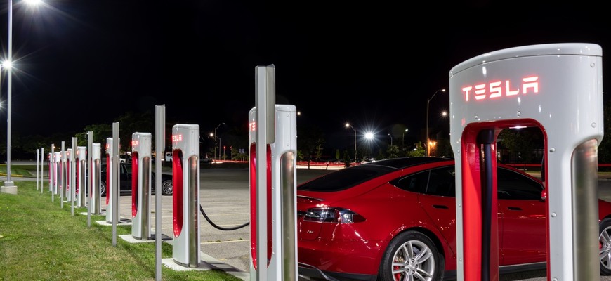 Tesla sprístupní Superchargery všetkým, no nie všetky a nie všade