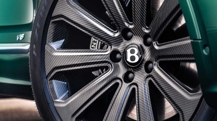 BENTLEY TIEŽ PONÚKA SÉRIOVÉ KARBÓNOVÉ DISKY KOLIES. UŠETRIA 24 KG