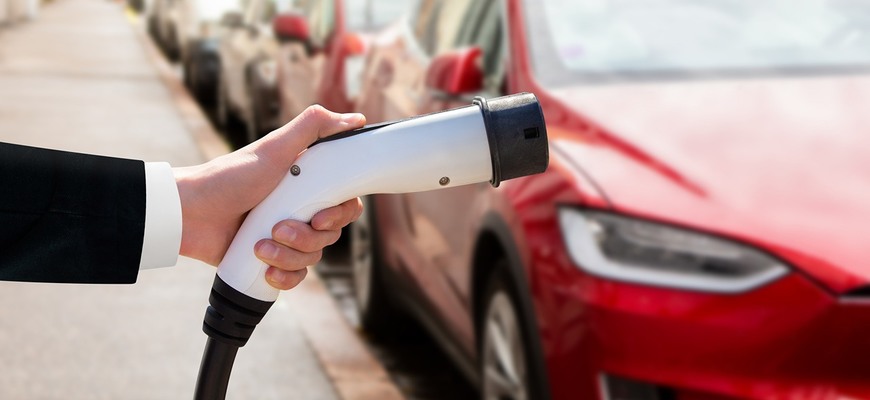 Nové dotácie na nabíjačky elektromobilov! Toto sú podmienky a toľkoto peňazí štát rozdá