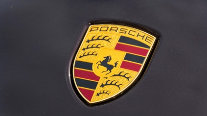 Viete ako vzniklo logo Porsche či názvy Carrera a Targa?