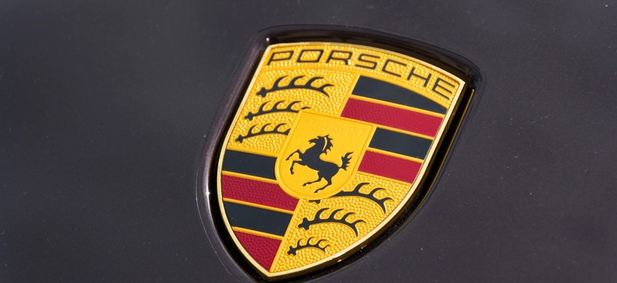 Viete ako vzniklo logo Porsche či názvy Carrera a Targa?