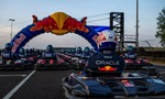 Max Verstappen proti 100 súperom: Odštartuje posledný a chce predbehnúť celé pole